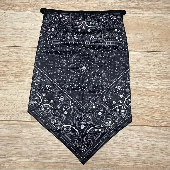 2/$20 Black and White Paisley Print silky soft goiter mask.