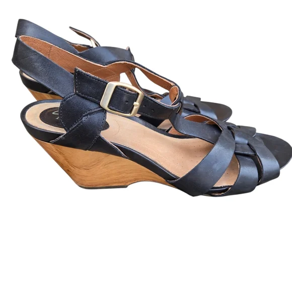 Clarks Artisan Leather Sandals Buckle Accents Ladies 9