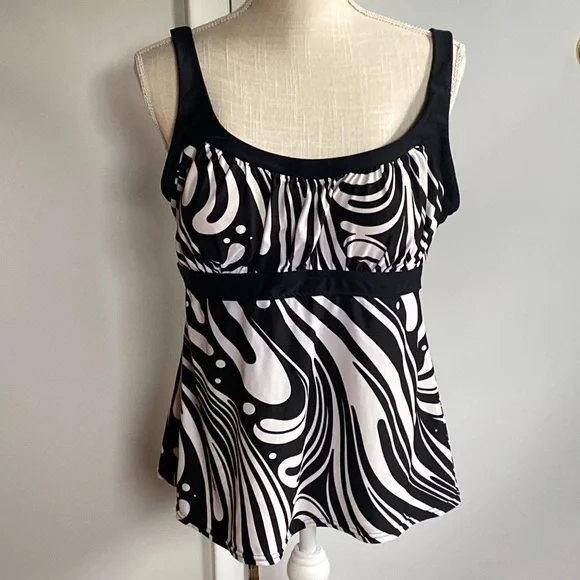 Zero Posur Swimwear Black White Tankini Swim Top Size 16