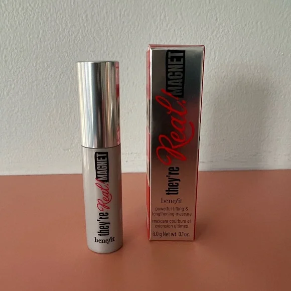 ⭐️⭐️ 5/ $25 ⭐️⭐️ Benefit mini They’re Real Mascara