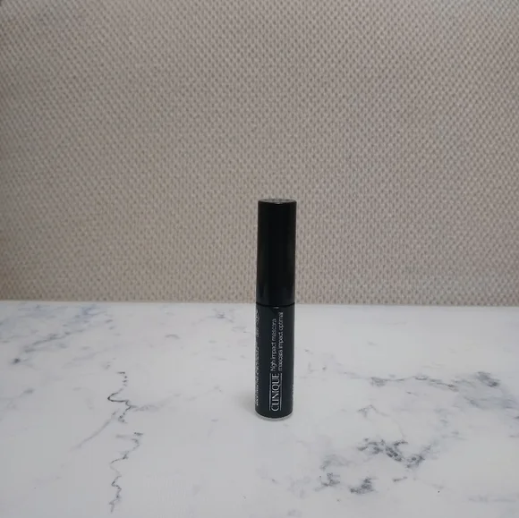 New Clinique Gigh Impact Mascara 01 Black Travel Size .14 Oz