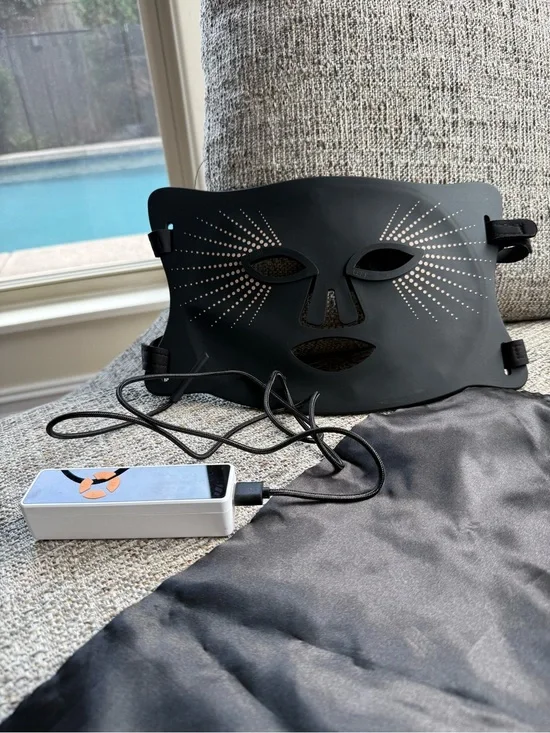 LIKE NEW! Infrared LED mask