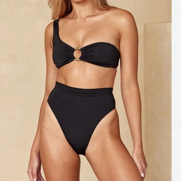 Women’s swimwear Black Bathing Suit Two Piece Bikini Swimsuit NWT Size XL