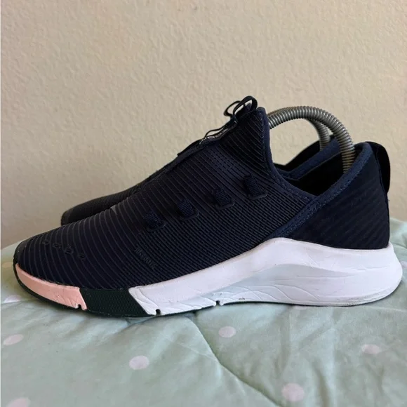 Nike Wmns Air Zoom Elevate sneakers in the 'Obsidian' size 7.5