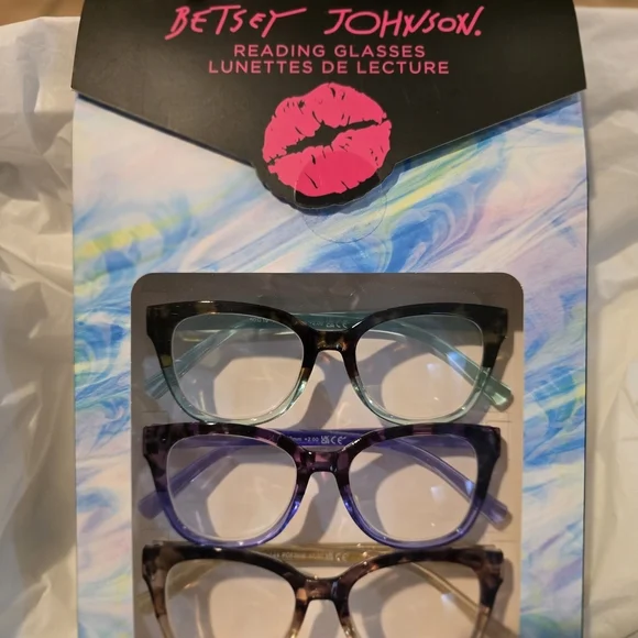 Betsey Johnson Reading Glasses Set
