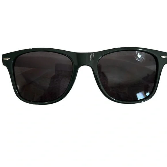 NEW Two pair NFL Green Bay Packer Sunglasses