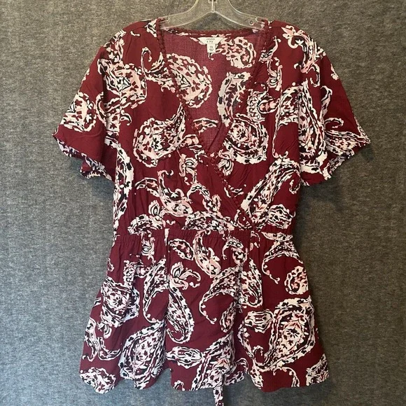 Crown & Ivy Top Womens‎ 3X Red Paisley Wrap Tie Waist Rayon Blouse Ladies