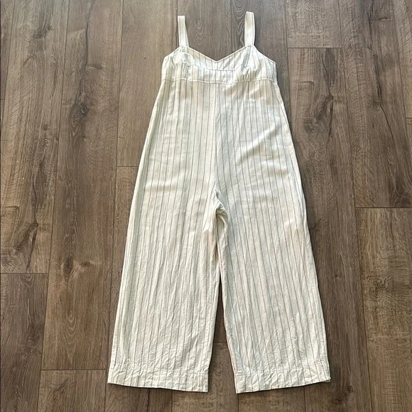 Like new - ZARA Wide-Leg Linen Blend Pinstripe Jumpsuit/Romper
