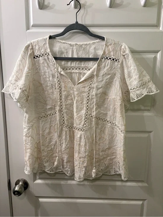 Feather Bone by Anthropologie Cream Lace Peasant Top - Lightweight Boho Blouse
