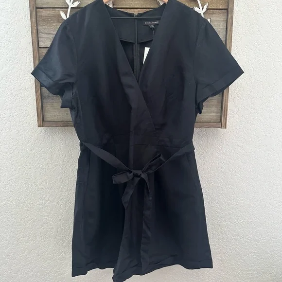 Banana Republic Black V-Neck‎ Tie-Waist Linen blend Romper size 20 NWT