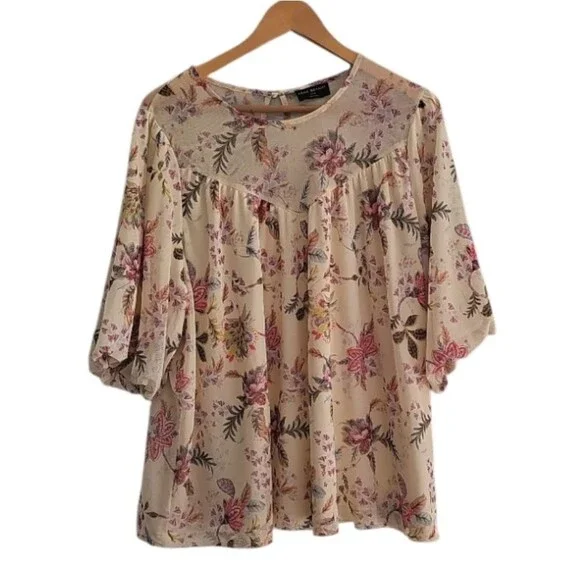 Lane Bryant Floral Blouse Women’s 18/20 Buttercream Yellow Romantic Top