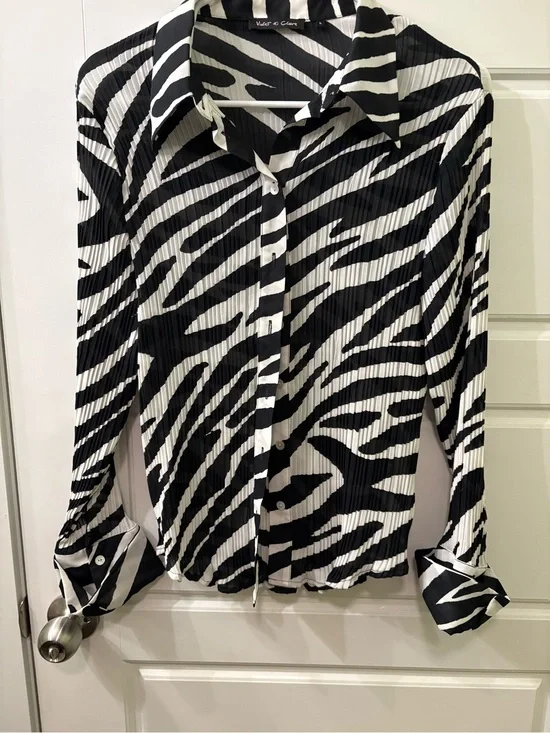 Y2K Violet & Claire Black and White Zebra-Print Button Down Shirt