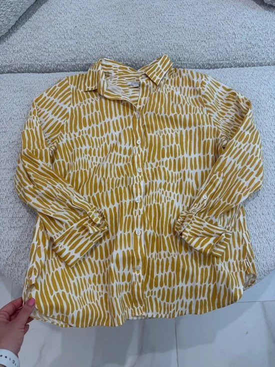 Chico’s Patterned Button Down Women’s Top