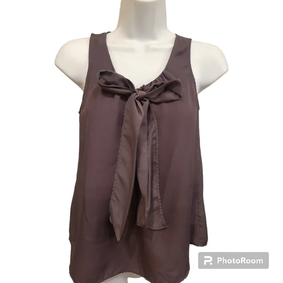Beautiful flattering dressy tank top