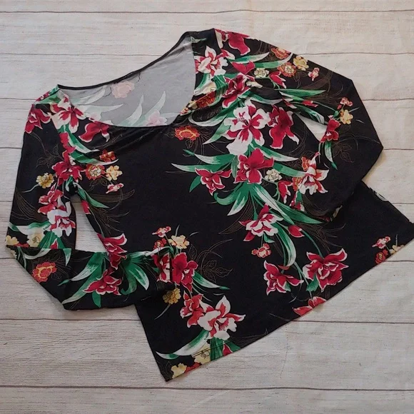 ELIE TAHARI TROPICAL FLORAL TOP