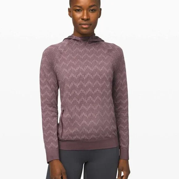 Lululemon Rest Less Relaxed Hoodie in Purple Chevron Pattern Size Small Running