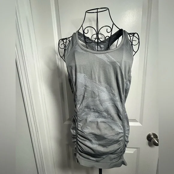 Athleta‎ Printed Gray Long Women's Tank Top
