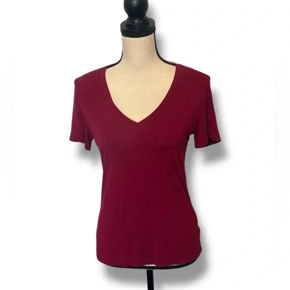 CLOZOZ Women’s Basic Fitted V-Neck T-Shirt Size XL