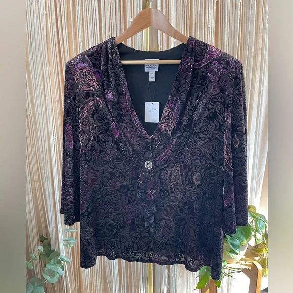 Vintage R & M Richards purple and black burnout velvet top v-neck flowy sleeves