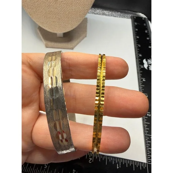 Set of 2 Textured Bangle Bracelets Silver Tone Diamond Cut Gold Tone Faceted