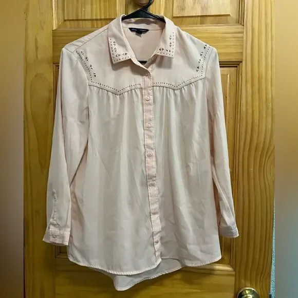 American Eagle size M peach western style button down blouse