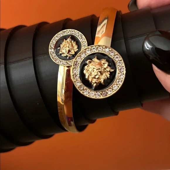 Elegant Gold and Black Women's Bracelet NWOT