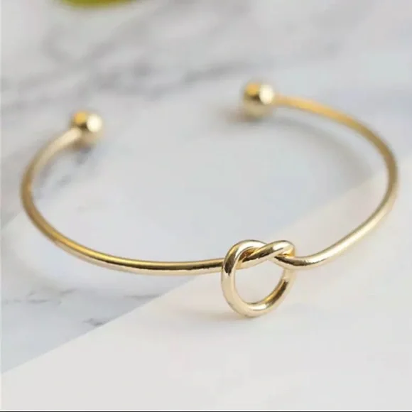 Gold Filled Minimalistic Knot Bracelet