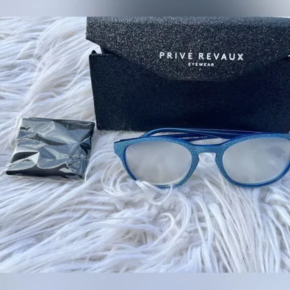 Woman’s glasses and case💥PRIVE’ REVAUX💥eyewear