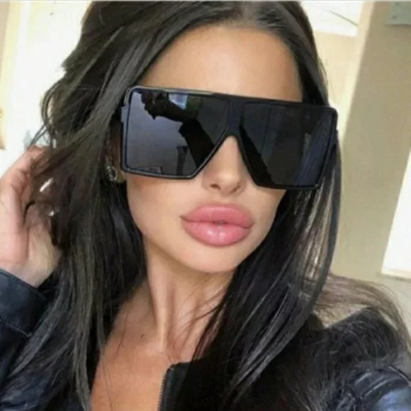 🔥NEW! Oversized Square Sunglasses