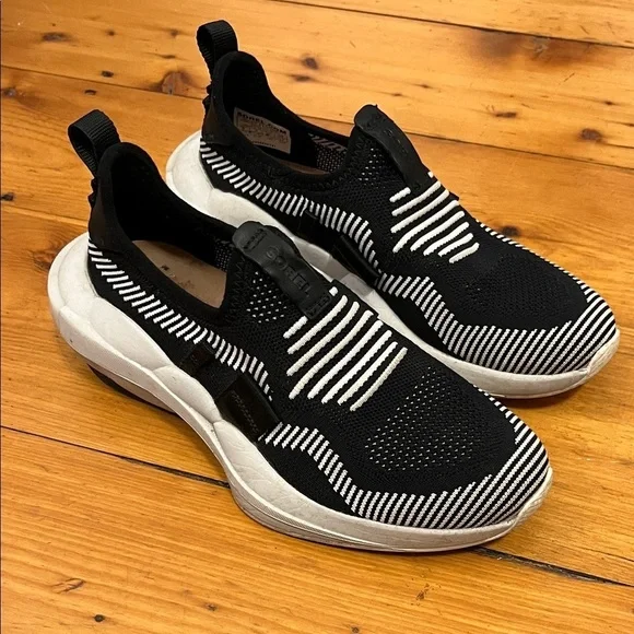 SOREL Explorer Defy Low Shoes Knit Sneakers Women’s 6 Black White Slip On READ