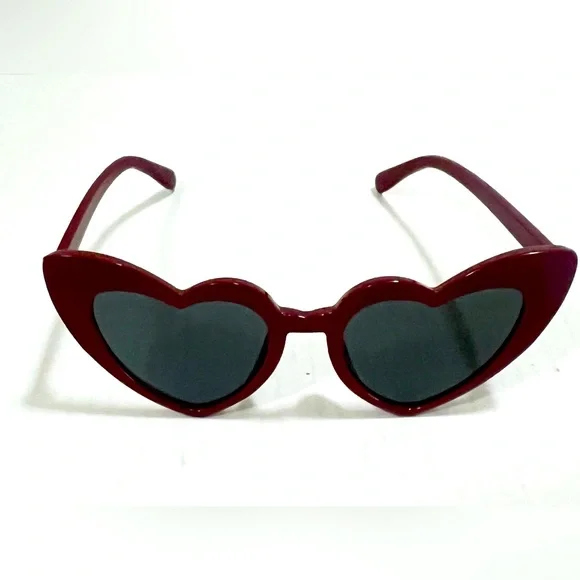 New Wine Heart Shape Cats Eye Sunglasses Retro style UV400
