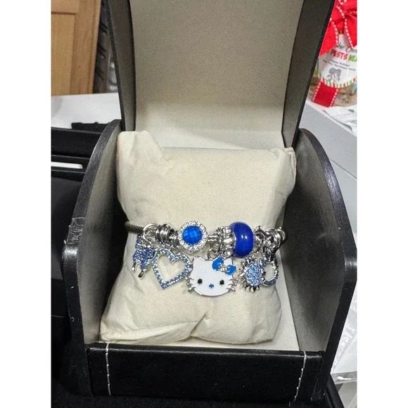 Hello Kitty Charm Bracelet Blue Rhinestone Heart Sparkle‎ Bangle For Women
