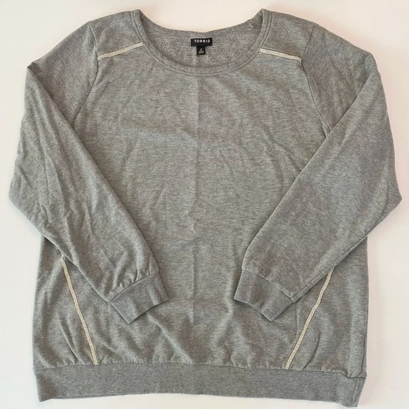 Torrid Jewel Trim Sweatshirt Ulta Soft Fleece Grey Rhinestones Sz 2X Loungewear
