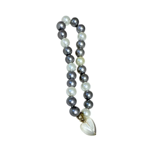 Two-Tone Pearl Stretch Bracelet Grey White Heart Charm Classic Minimalist Preppy
