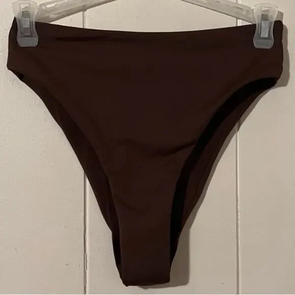 Nwt skims chocolate bikini bottom size small