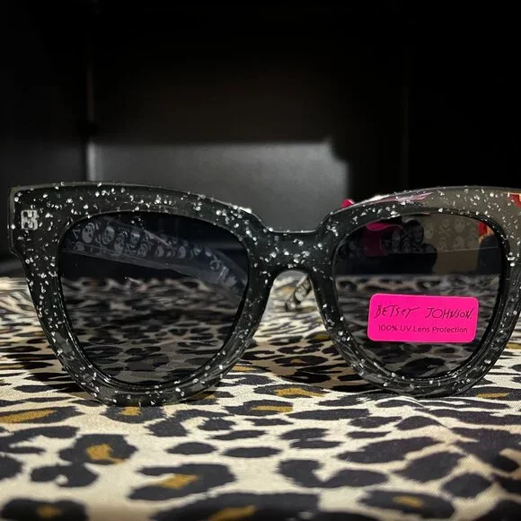 NWT Betsey Johnson Black Glitter Houndstooth Skull Sunglasses