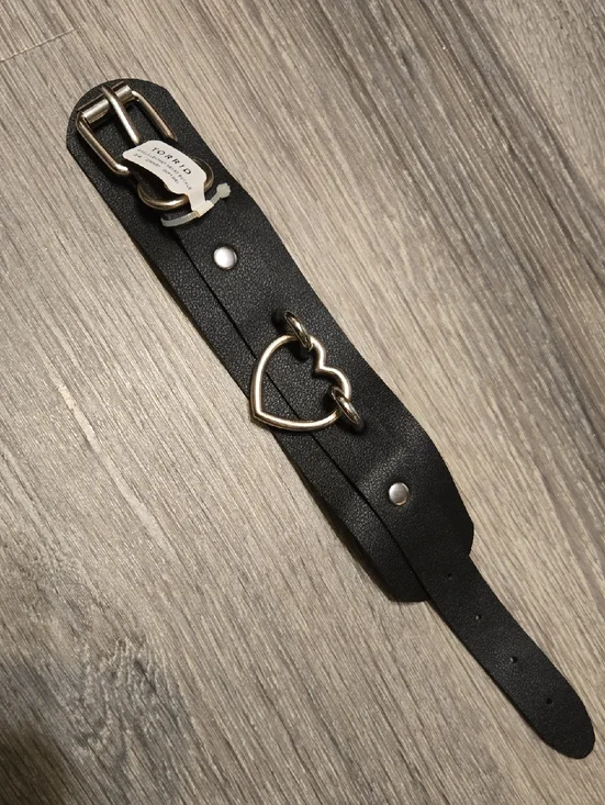 NWT Torrid Faux Leather Heart Buckle Bracelet