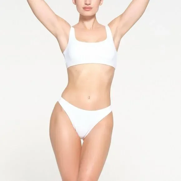 Skims Signature Swim Mid Coverage Bikini Bottom Snow XS