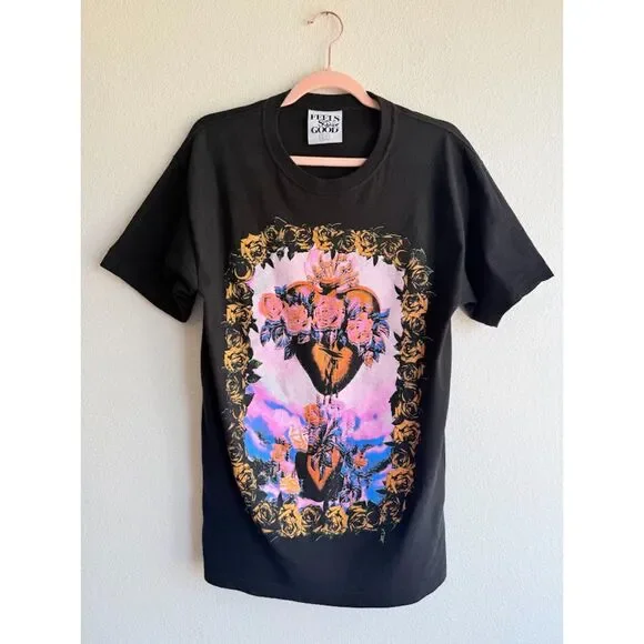 Feels So Good Graphic Print Sacred Heart Milagro Tee Shirt in Black size M