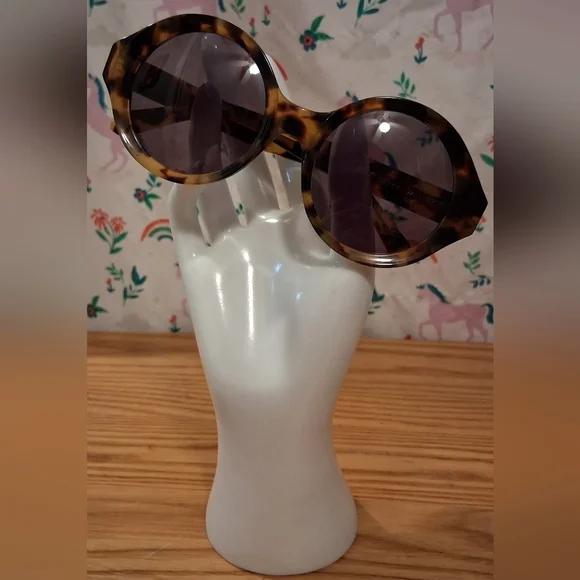 Karen Walker #6 Round Tortoise Acetate Dark Tint UV Boho Casual Sunglass Glasses
