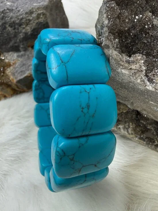 Faux Turquoise Howlite Stone Beaded Stretch Bracelet