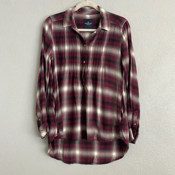 American Eagle Soft Shirt Women’s Size Small Maroon Plaid Half Button Up
