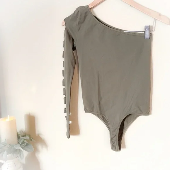NWOT Bebe One Shoulder Army Bodysuit Top