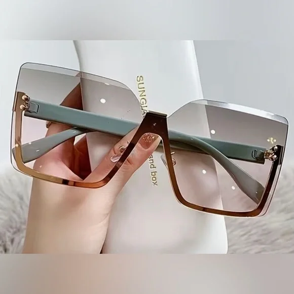 Woman’s Fashion Glasses