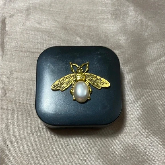 Gold Bee Embellished BlackContact Case w/mirror NWOT
