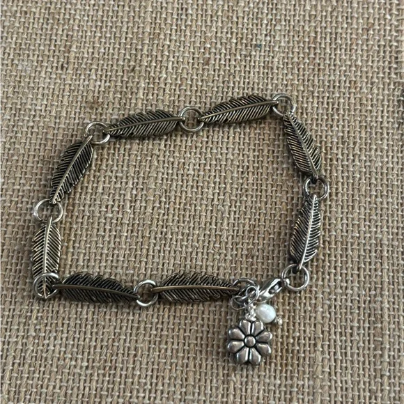 Silver Tone Feather Chain Bracelet 7”