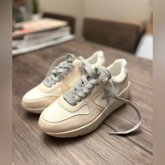 Oasis Society The Kaitlyn Sneaker NWOT