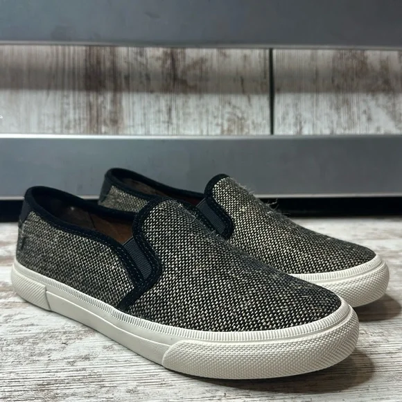 Frye Gia Canvas Slip On Black Multi Color Size 7M