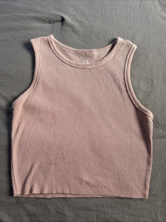 Sleeveless Waffle-Knit Crop Tank in Dusty Mauve