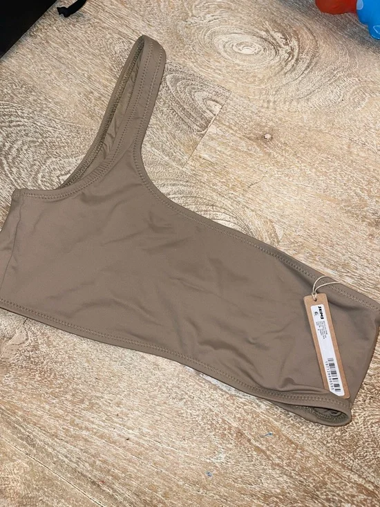 NWT SKIMS Desert One-Shoulder Bikini Top Medium